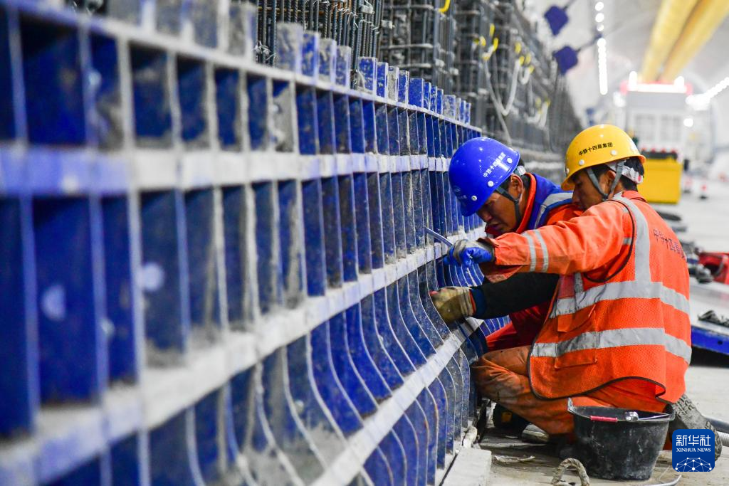 山东济南：黄岗路穿黄隧道掘进突破