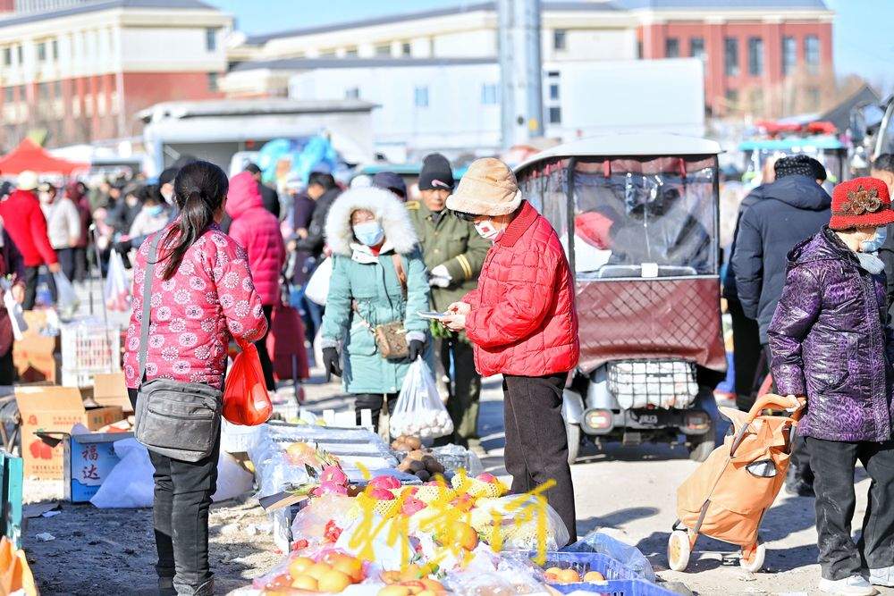 泉城腊月大集年味浓