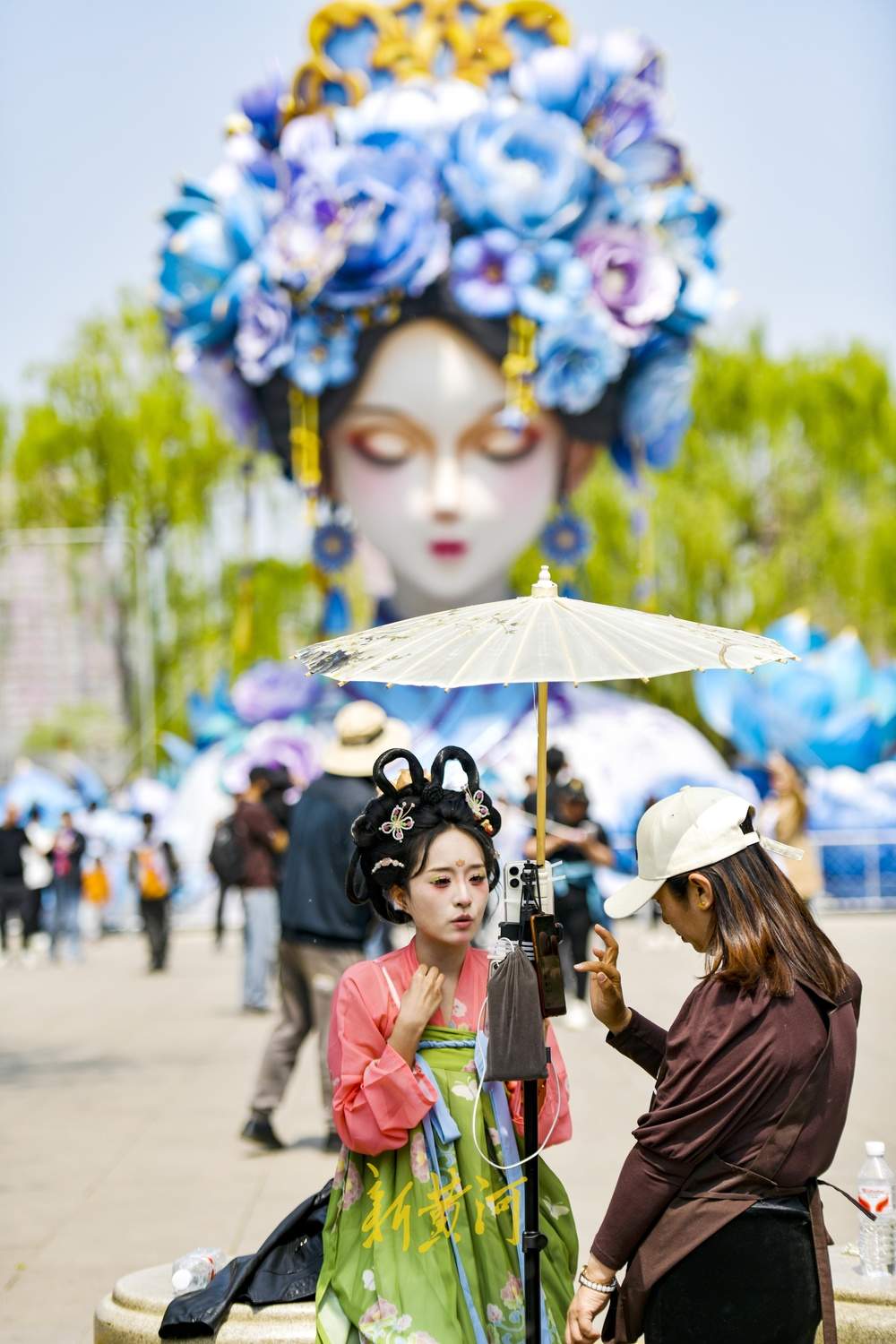 一年四季 泉在济南|“夏雨荷”花灯超长展期,亮灯近4个月热度不断