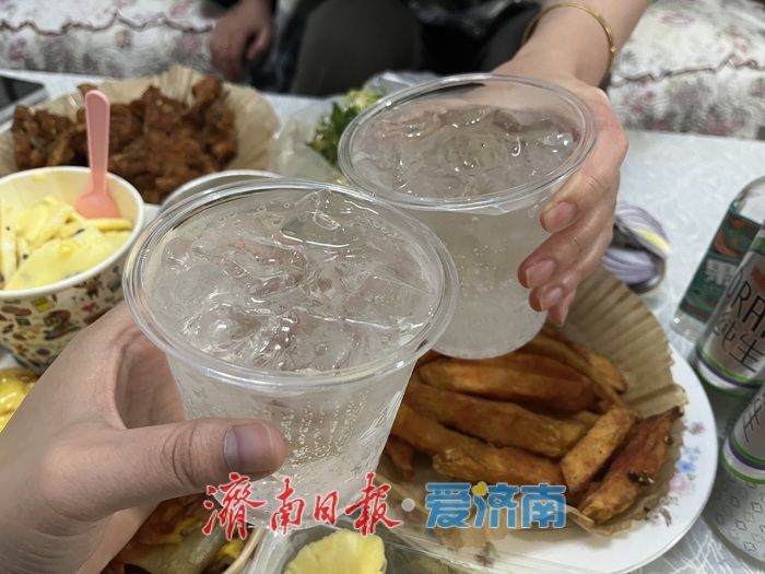 夏日经济新观察:消费热潮奔涌,民生底色愈浓