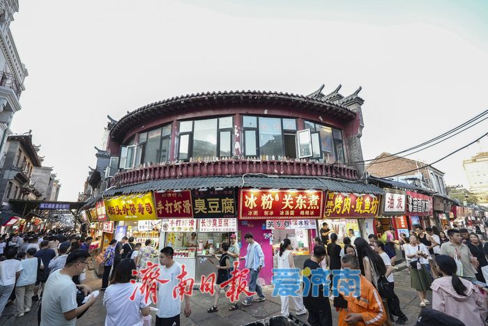 “烟火气”点燃夏夜经济!济南芙蓉街暑期人气爆棚