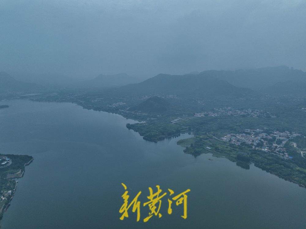 一年四季 泉在济南丨云雾缭绕 济南卧虎山水库宛如“水墨画”