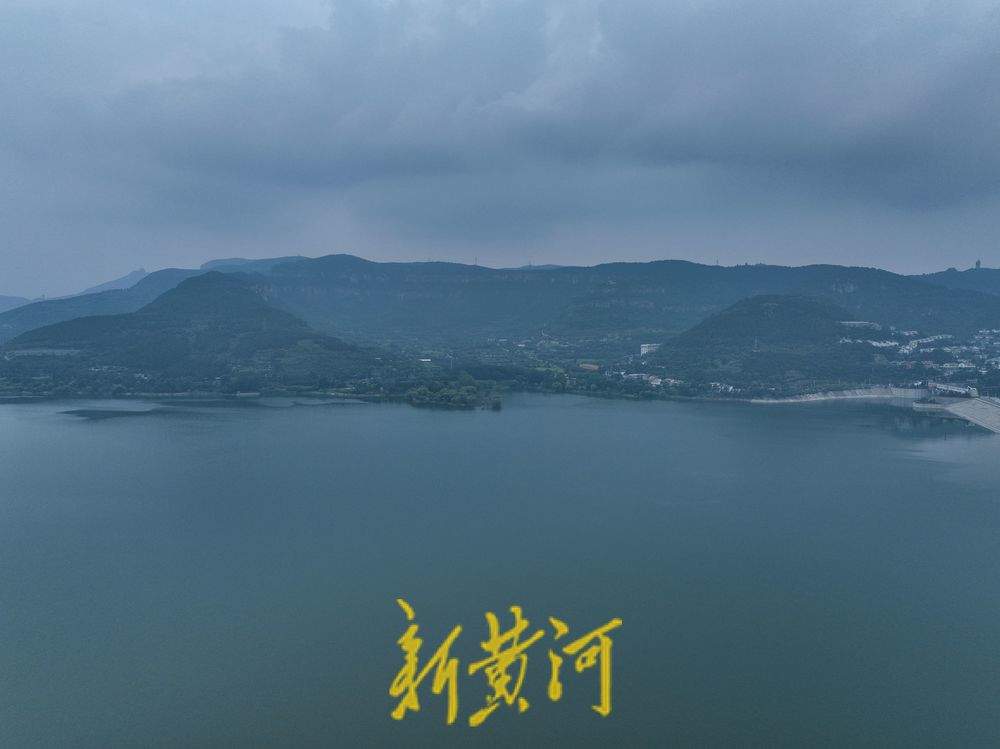 一年四季 泉在济南丨云雾缭绕 济南卧虎山水库宛如“水墨画”