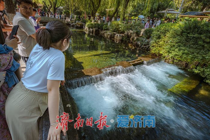 一年四季 泉在济南丨趵突泉水位攀升至28.92米,景区瀑布景点成为新打卡亮点