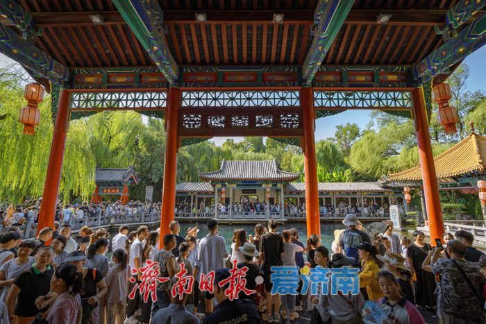 一年四季 泉在济南丨趵突泉水位攀升至28.92米,景区瀑布景点成为新打卡亮点