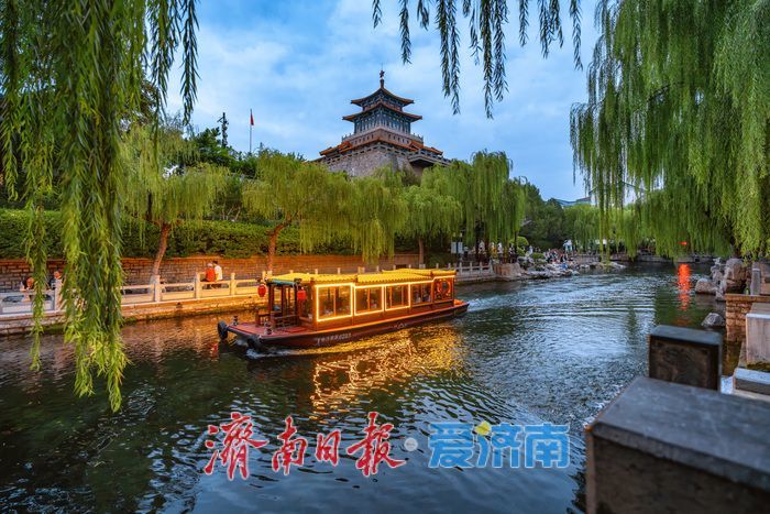 一年四季 泉在济南|济南黑虎泉水位攀升,夜景迷人引客来