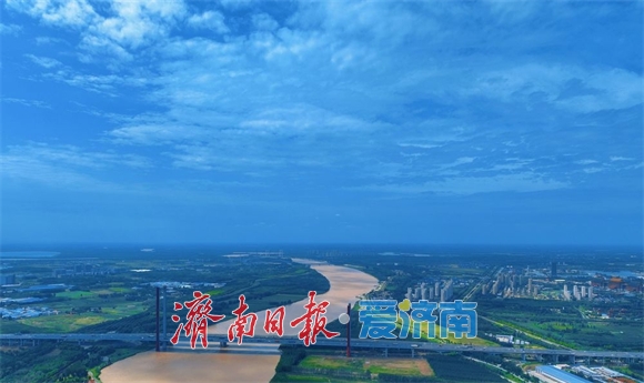 一年四季 泉在济南丨秋高气爽 雨后济南黄河岸畔碧空如洗