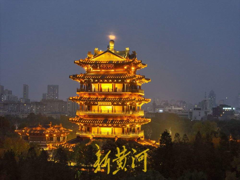 日落月升！在大明湖邂逅年度最大“超级月亮”