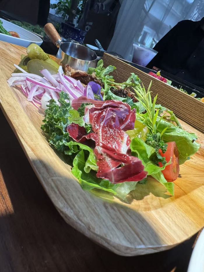 济南“漂亮饭”走红年轻群体，视觉盛宴重塑餐饮消费体验