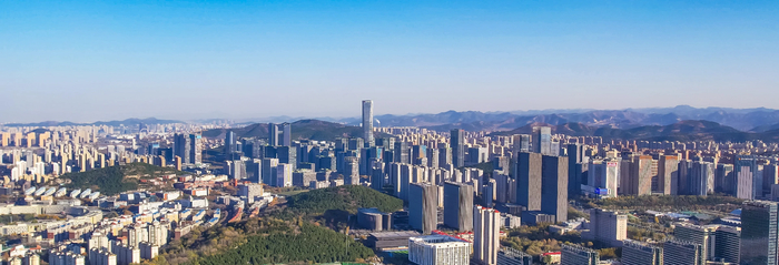 冬日“泉城蓝”如洗，济南城市天际线邂逅晴空之美