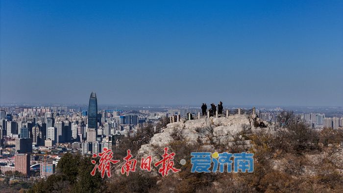 一年四季 泉在济南丨冬登千佛山 一眼瞰“千年”