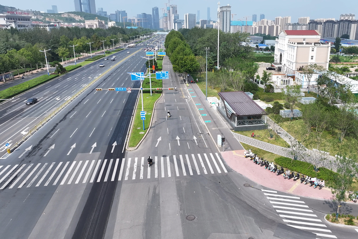 露出“真容”！济南地铁4、8号线及6号线东段站点陆续拆除围挡