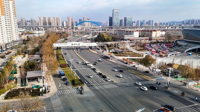 露出“真容”！济南地铁4、8号线及6号线东段站点陆续拆除围挡