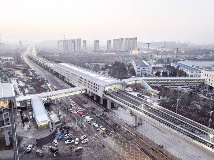 露出“真容”！济南地铁4、8号线及6号线东段站点陆续拆除围挡