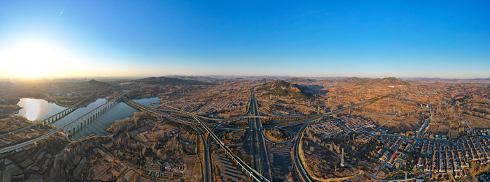 一年四季 泉在济南丨晴好冬至 映照群山
