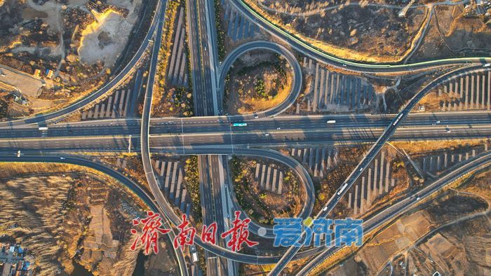 一年四季 泉在济南丨晴好冬至 映照群山