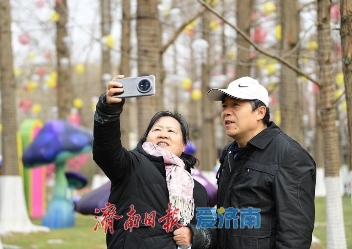 “秦琼、李清照、辛弃疾”亮相，“泉城元素”迎春花灯会唱主角