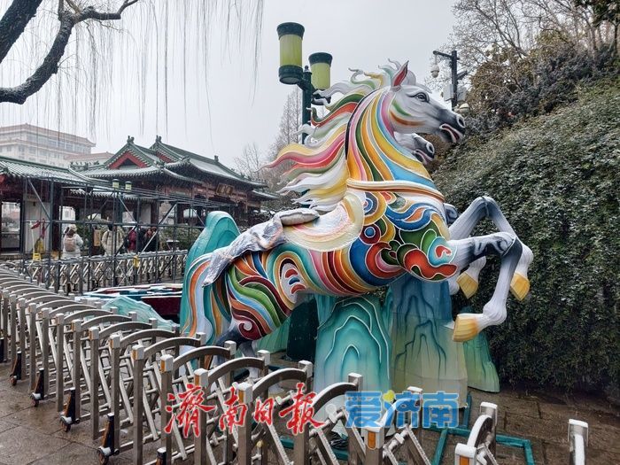一年四季 泉在济南丨趵突泉畔花灯初绽，泉城年味渐浓