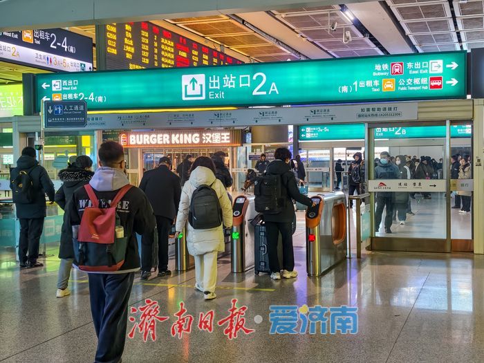 春运倒计时,高校寒假陆续开启,铁路迎学生客流高峰