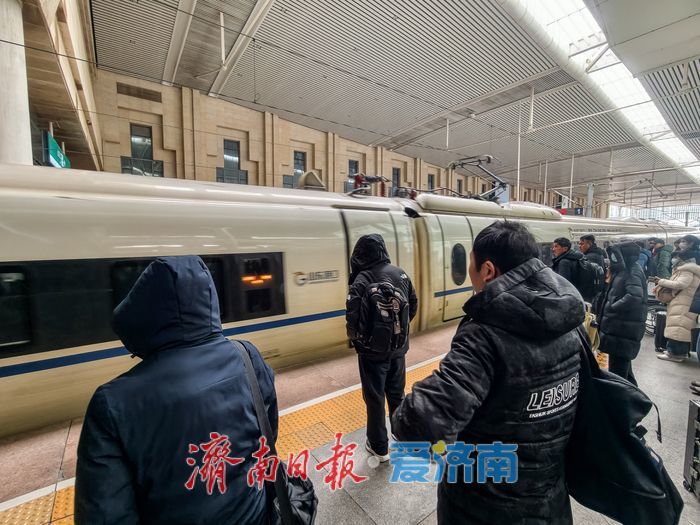 春运倒计时,高校寒假陆续开启,铁路迎学生客流高峰