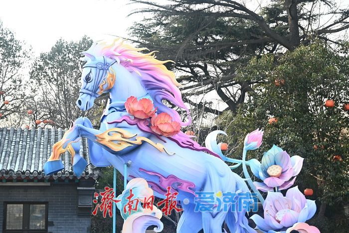 一年四季 泉在济南丨古潭映新韵，灯影照千年 五龙潭灯展演绎新春清幽秘境