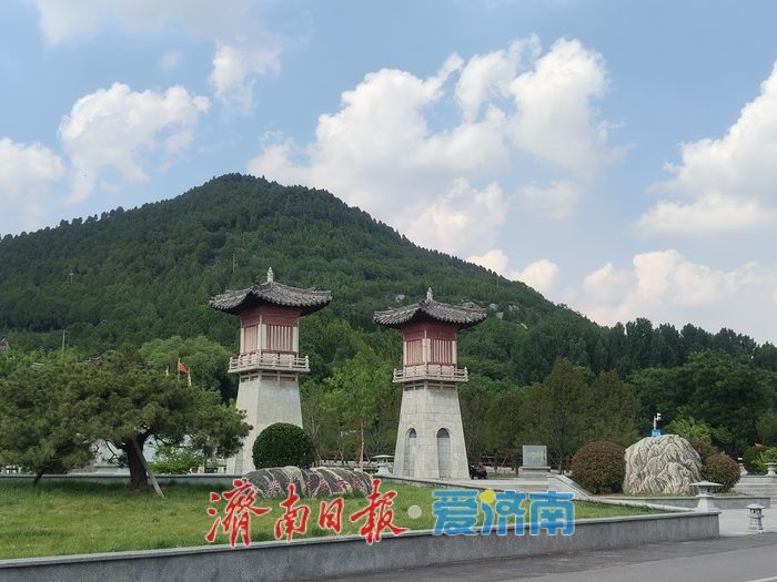 一年四季 泉在济南丨千年古塔映青山