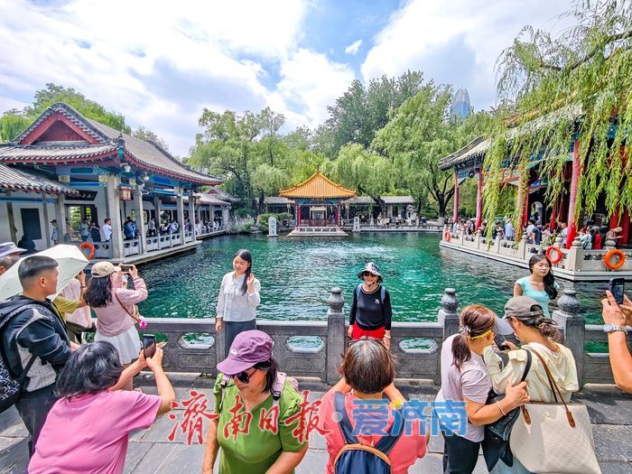 一年四季 泉在济南丨高位稳驻泉韵盎然 趵突泉29.21米水位持续在线引客打卡