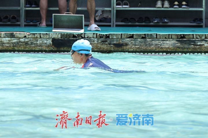 一年四季 泉在济南丨泉水浴场觅清凉 一池清泉荡漾夏日惬意