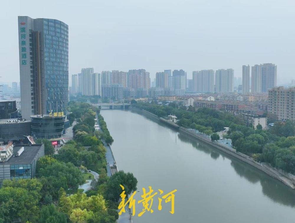 秋雨薄雾笼罩，济南小清河美成水墨诗画