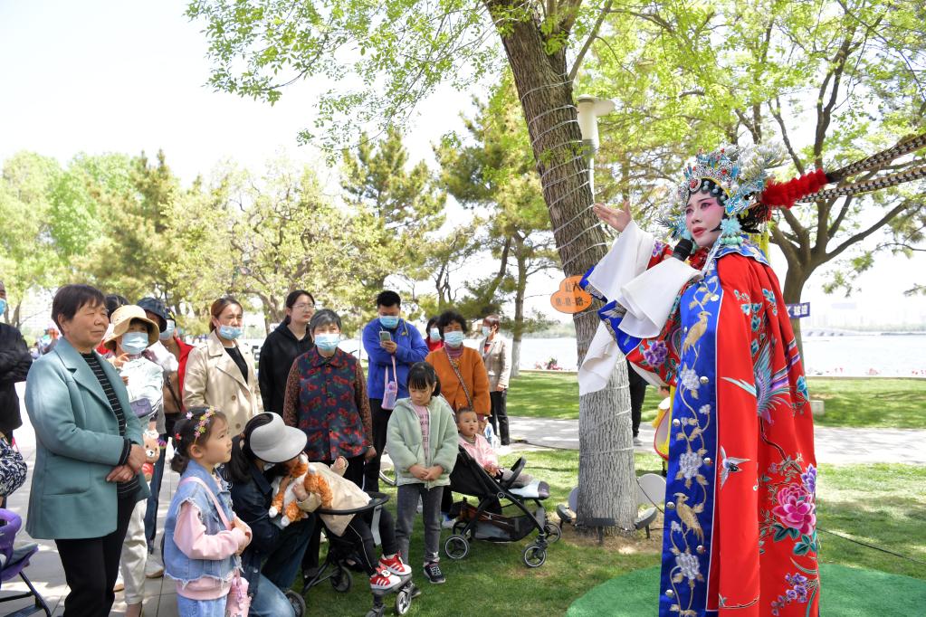 山东东营：逛黄河大集 赏民俗文化