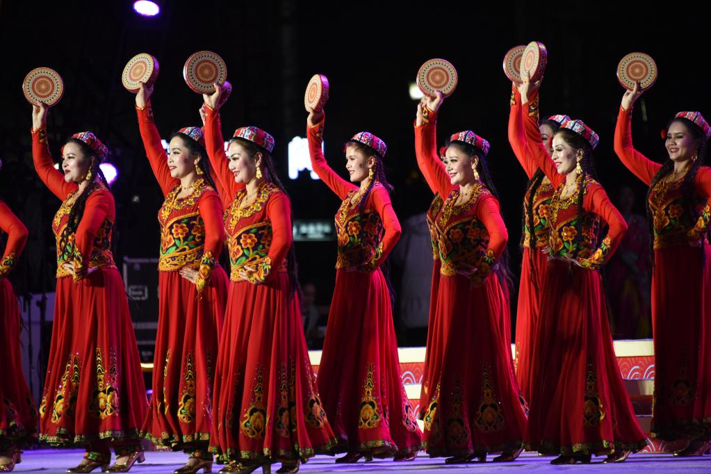 第十三届中国民间艺术节在青岛开幕